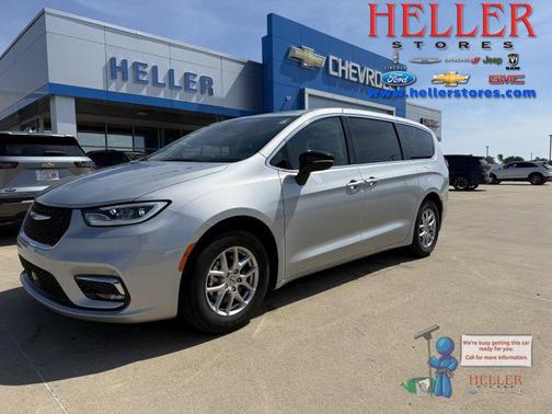 Silver Mist Clearcoat 2024 Chrysler Pacifica Touring L