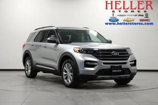 Iconic Silver Metallic 2023 Ford Explorer XLT