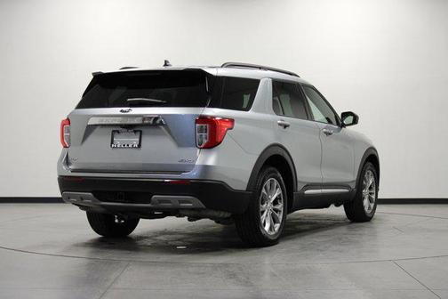 Iconic Silver Metallic 2023 Ford Explorer XLT