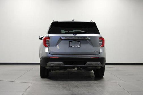 Iconic Silver Metallic 2023 Ford Explorer XLT