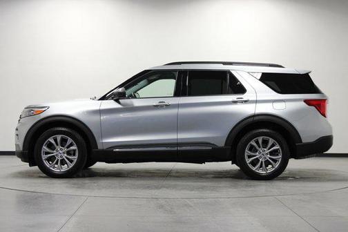 Iconic Silver Metallic 2023 Ford Explorer XLT