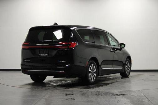 2022 Chrysler Pacifica Hybrid Limited