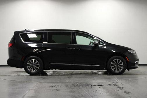 2022 Chrysler Pacifica Hybrid Limited