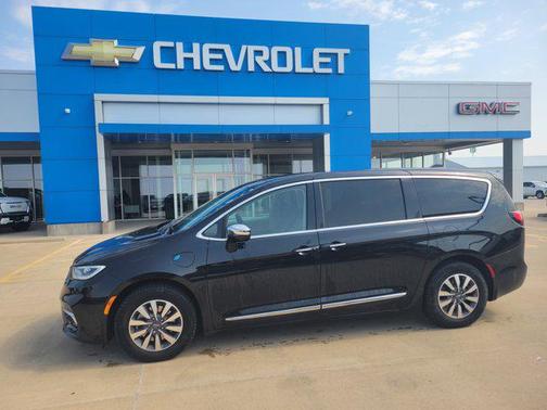 2022 Chrysler Pacifica Hybrid Limited