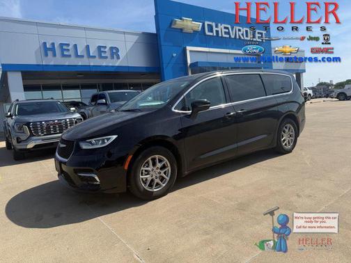Diamond Black Crystal Pearlcoat 2024 Chrysler Pacifica Touring L