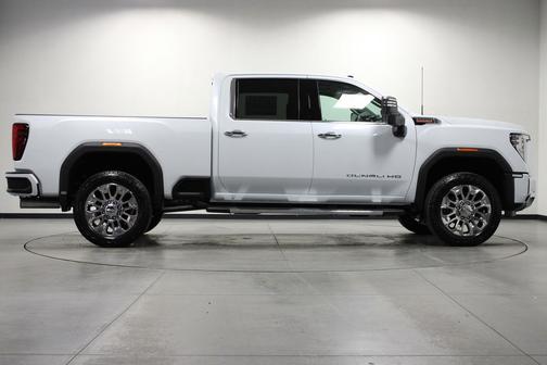 Glacier White Tricoat 2026 GMC Sierra 2500 Denali