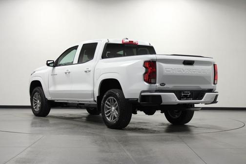 Summit White 2026 Chevrolet Colorado LT