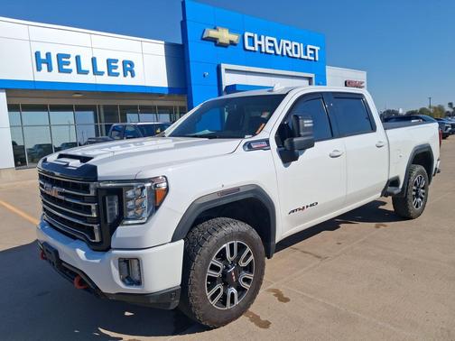Summit White 2022 GMC Sierra 2500 AT4