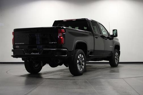 Black 2026 Chevrolet Silverado 2500 Custom