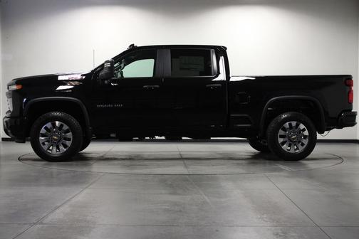 Black 2026 Chevrolet Silverado 2500 Custom