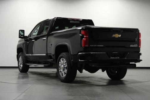 Black 2024 Chevrolet Silverado 2500 High Country