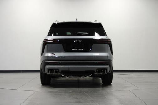 Sterling Gray Metallic 2026 Chevrolet Traverse LT