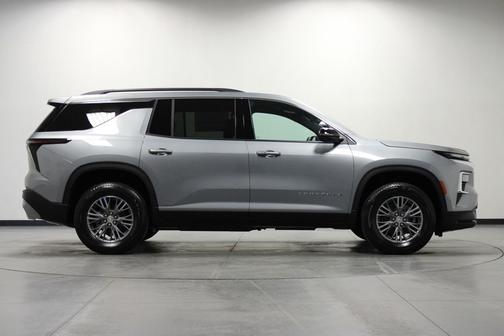 Sterling Gray Metallic 2026 Chevrolet Traverse LT