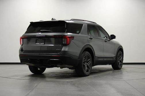 Carbonized Gray Metallic 2025 Ford Explorer ST-Line