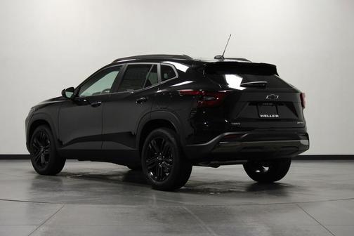 Mosaic Black Metallic 2026 Chevrolet Trax FWD ACTIV
