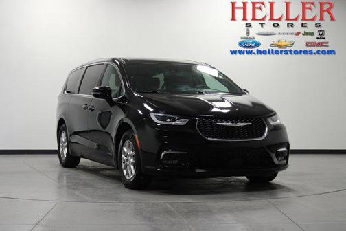Diamond Black Crystal Pearlcoat 2025 Chrysler Pacifica L