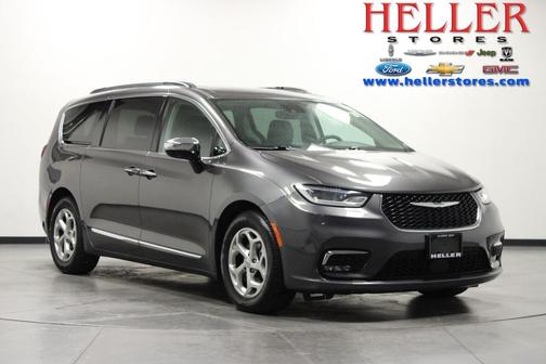 Granite Crystal Metallic Clearcoat 2023 Chrysler Pacifica Limited