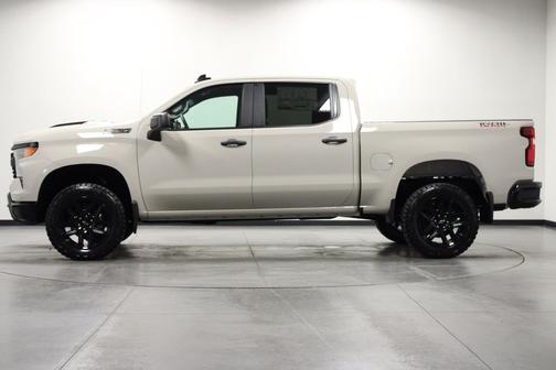 White Sands 2026 Chevrolet Silverado 1500 Custom Trail Boss