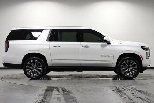 2025 Chevrolet Suburban 4WD High Country