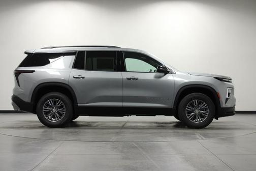 Sterling Gray Metallic 2026 Chevrolet Traverse LT