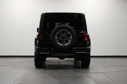 Black Clearcoat 2018 Jeep Wrangler Unlimited Sahara