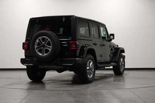 Black Clearcoat 2018 Jeep Wrangler Unlimited Sahara