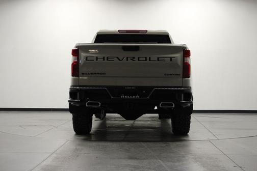 White Sands 2026 Chevrolet Silverado 1500 Custom Trail Boss