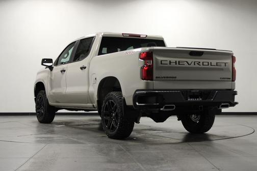 White Sands 2026 Chevrolet Silverado 1500 Custom Trail Boss