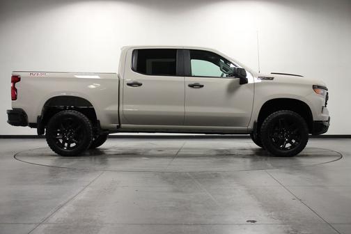 White Sands 2026 Chevrolet Silverado 1500 Custom Trail Boss