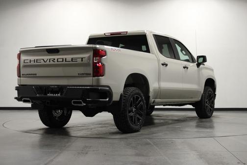 White Sands 2026 Chevrolet Silverado 1500 Custom Trail Boss