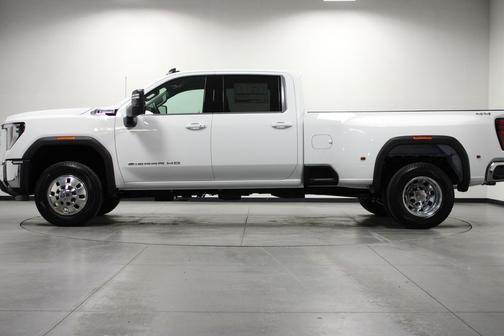 Summit White 2026 GMC Sierra 3500 SLE