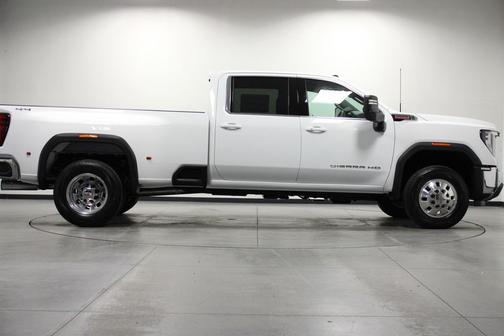Summit White 2026 GMC Sierra 3500 SLE