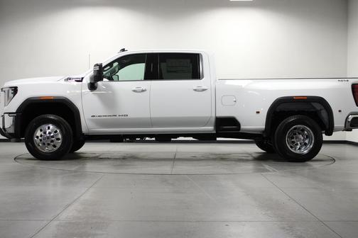 Summit White 2026 GMC Sierra 3500 SLE