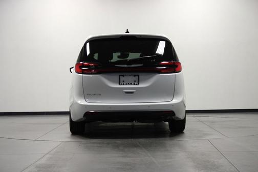 Bright White Clearcoat 2025 Chrysler Pacifica L