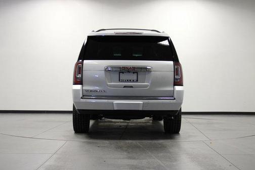 White Frost Tricoat 2016 GMC Yukon XL Denali