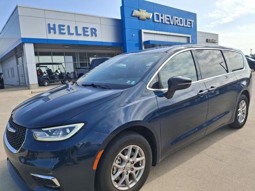 Fathom Blue Pearlcoat 2025 Chrysler Pacifica L
