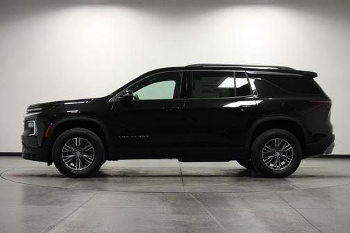 Mosaic Black Metallic 2026 Chevrolet Traverse LT