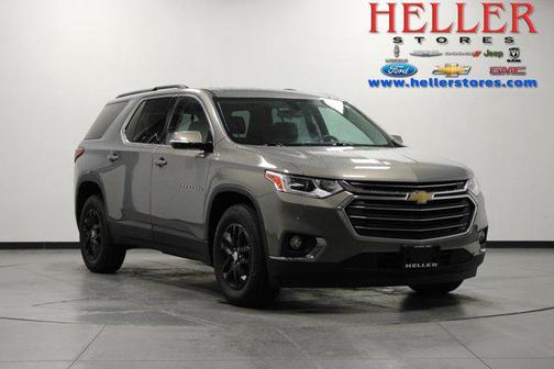 Pepperdust Metallic 2019 Chevrolet Traverse LT Cloth