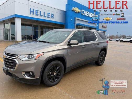 Pepperdust Metallic 2019 Chevrolet Traverse LT Cloth