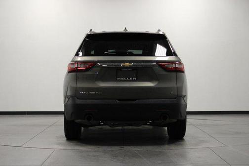 Pepperdust Metallic 2019 Chevrolet Traverse LT Cloth