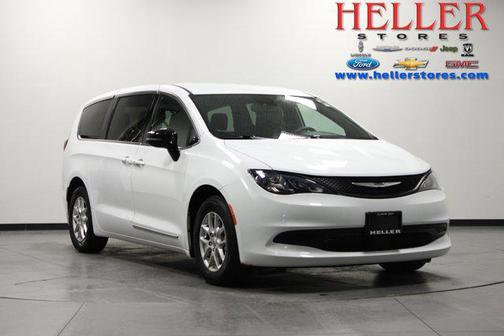 Bright White Clearcoat 2025 Chrysler Voyager LX