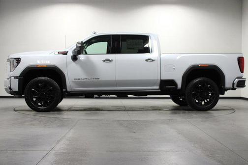 Glacier White Tricoat 2026 GMC Sierra 2500 Denali