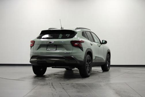 Cacti Green 2026 Chevrolet Trax FWD ACTIV
