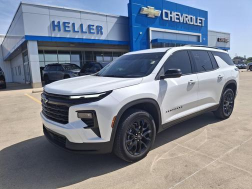 Summit White 2025 Chevrolet Traverse LT