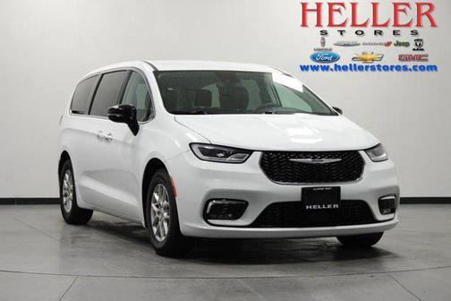Bright White Clearcoat 2024 Chrysler Pacifica Touring L