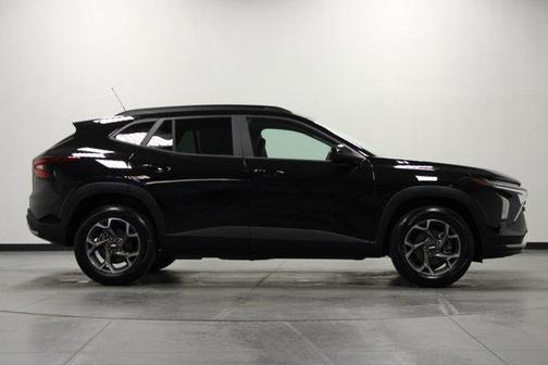 Mosaic Black Metallic 2026 Chevrolet Trax LT