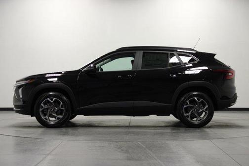 Mosaic Black Metallic 2026 Chevrolet Trax LT