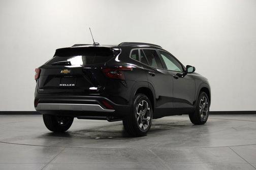 Mosaic Black Metallic 2026 Chevrolet Trax LT
