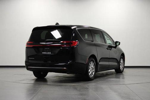 2025 Chrysler Pacifica L