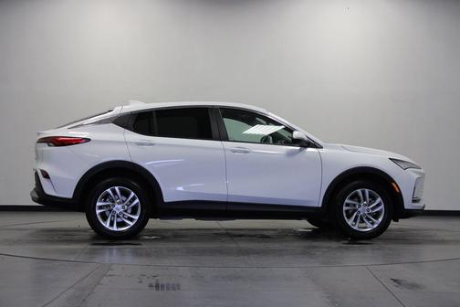 Summit White 2025 Buick Envista Preferred FWD